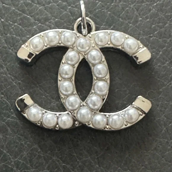 CHANEL/Zipper Pull Necklace - Picture 2 of 4